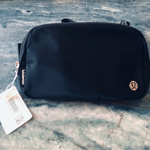 Lululemon Everywhere Belt Bag in Black - Picture 7 of 8